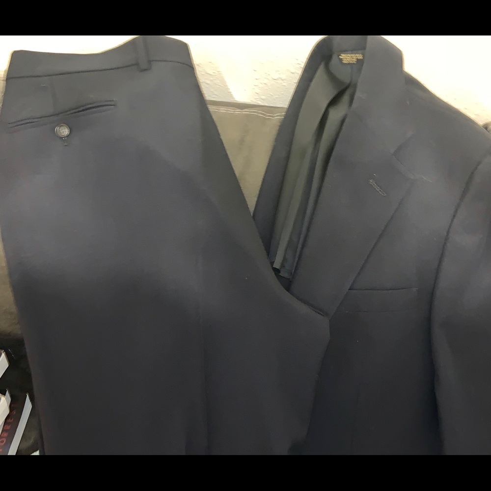 Men’s navy blue tailored suit